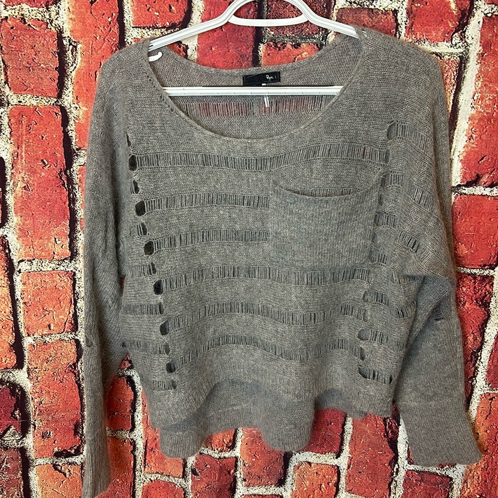RYU wool angora blended women’s lightweight distressed sweater size small